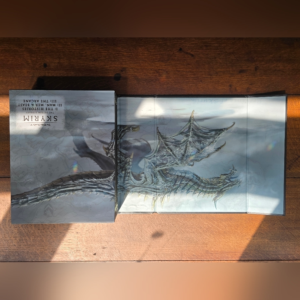 Skyrim Special Edition Book Box Set - Picture 7 of 9
